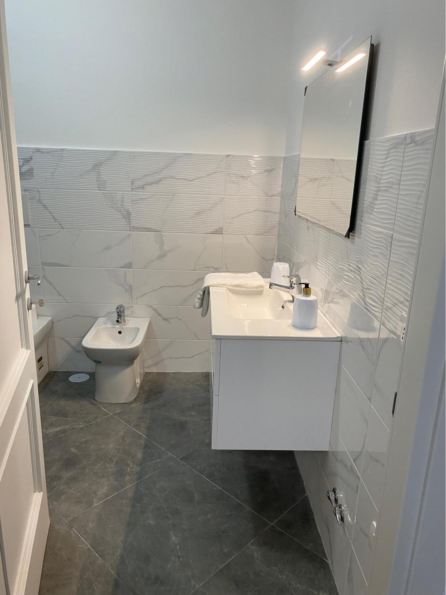 Suite Home Наполи Екстериор снимка